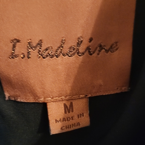 Elegant Black Mini Dress - Picture 2 of 2